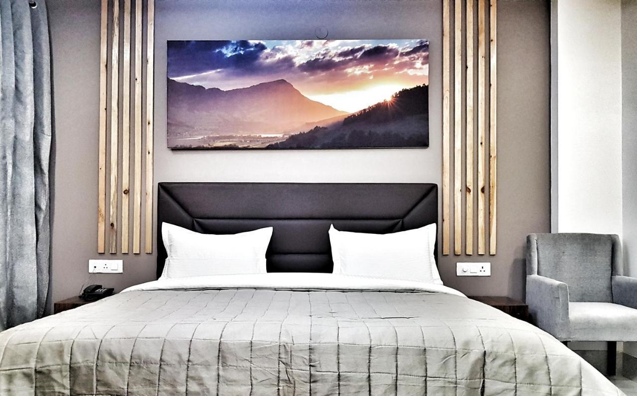 Hotel Aerocity Purple Orchid Nové Dillí Exteriér fotografie